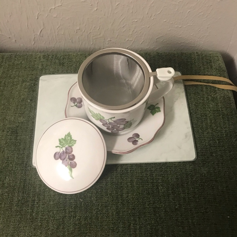 Andrea Sadek Tea and Steeper Cup with Saucer - Picture 4 of 9